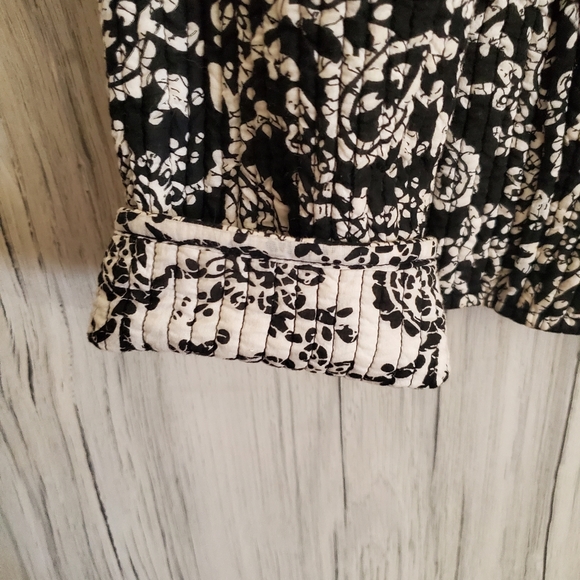 Silverstream Women's Black and White Reversible Quilted Jacket - Picture 8 of 11